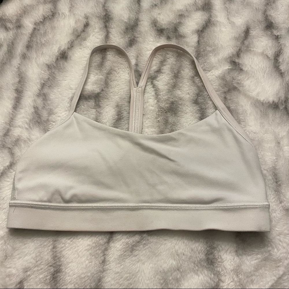 Lululemon flow-Y Nulu bra.